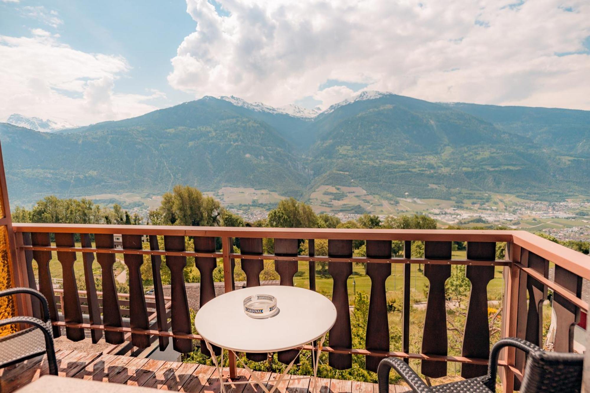Relais Fleuri Hotel Chermignon-d'en Bas ภายนอก รูปภาพ